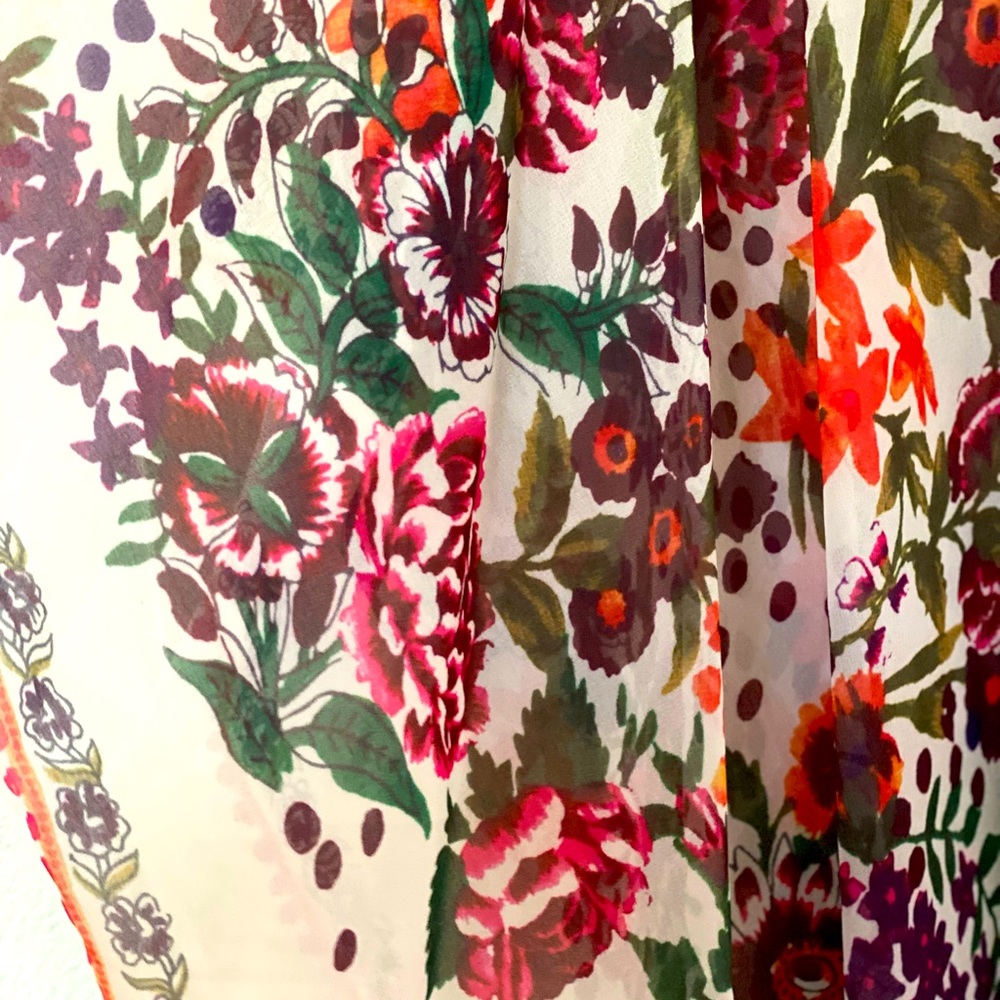XXL Long Kimono. White with bright floral print.